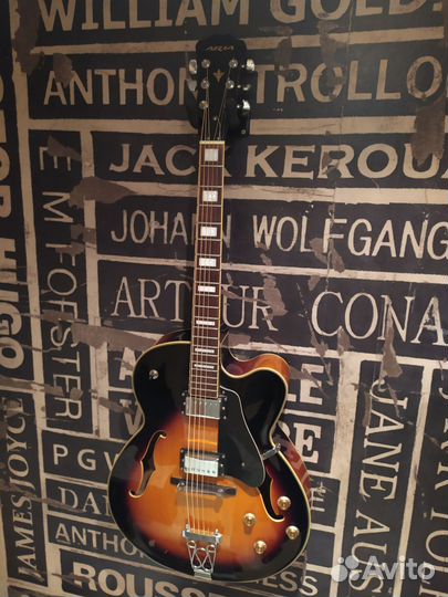 Полуакустическая гитара Aria