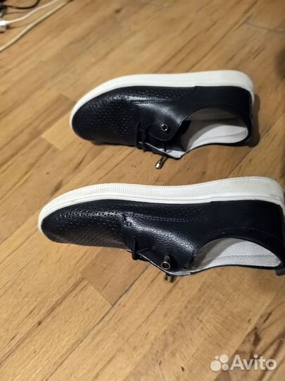 Продам кожаные туфли р. 39