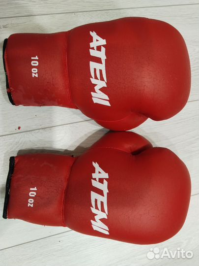 Боксерские перчатки 10 oz