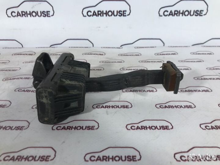 Ограничитель двери передний правый Land Rover