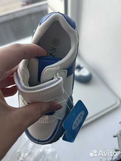 Кроссовки детские
