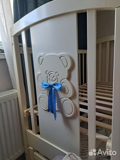 Кроватка детская с маятником и матрасом