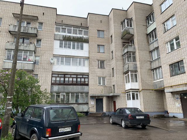 Квартиру в городе великие луки. Переулок пескарева 1 корпус 1 великие луки фото. Квартиру в городе великие луки. Авито великие луки недвижимость квартиры. Ставского 57 великие луки.