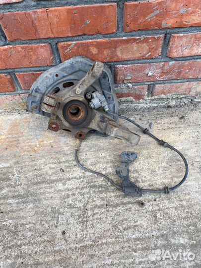 Ступица, цапфа левая opel vectra b