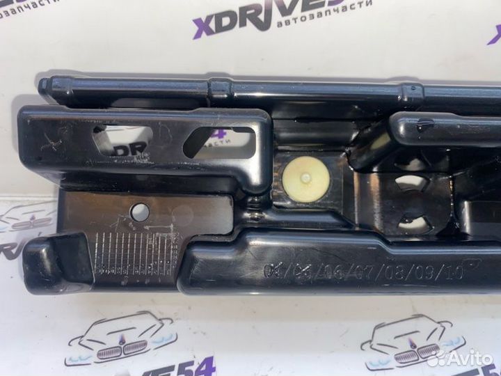 Кронштейн порога правый Bmw 520D G30 B47D20A 2017