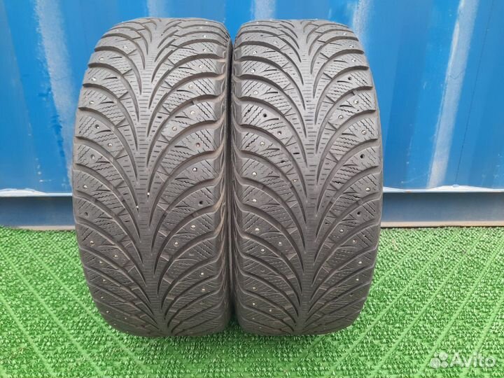 Goodyear UltraGrip Extreme 215/55 R16 104T