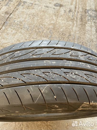 Yokohama Advan Fleva V701 225/50 R17 98W