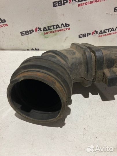 Воздуховод Mercedes Benz W202 седан 1.8 111921