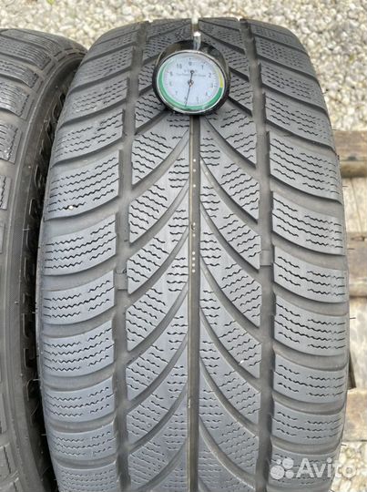 Maxxis WP-05 ArcticTrekker 225/55 R17