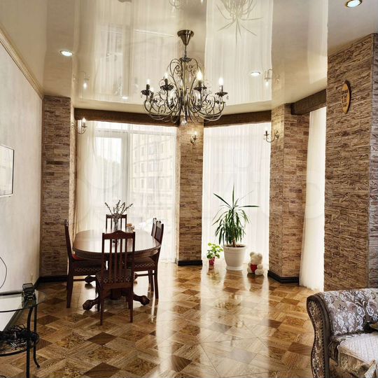 3-к. квартира, 93 м², 2/7 эт.