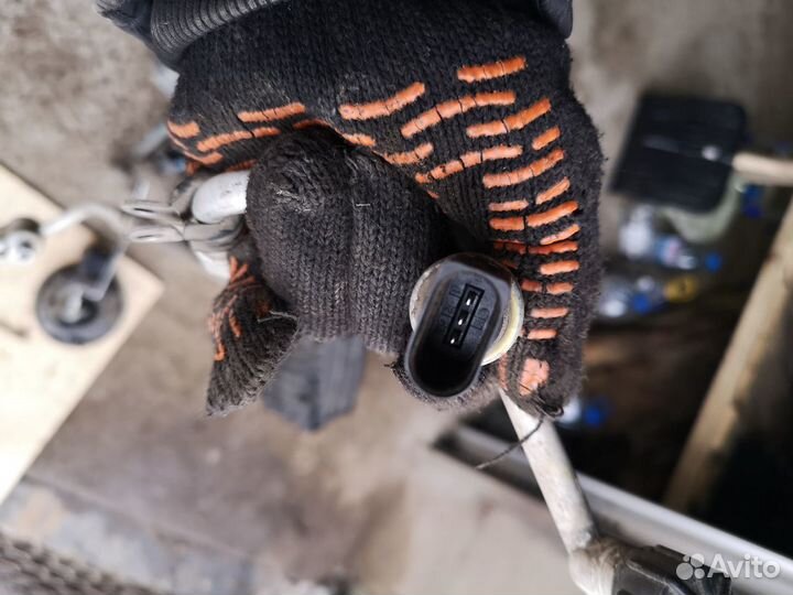 Трубка шланг кондиционера на VW Passat B7 CC 08-17