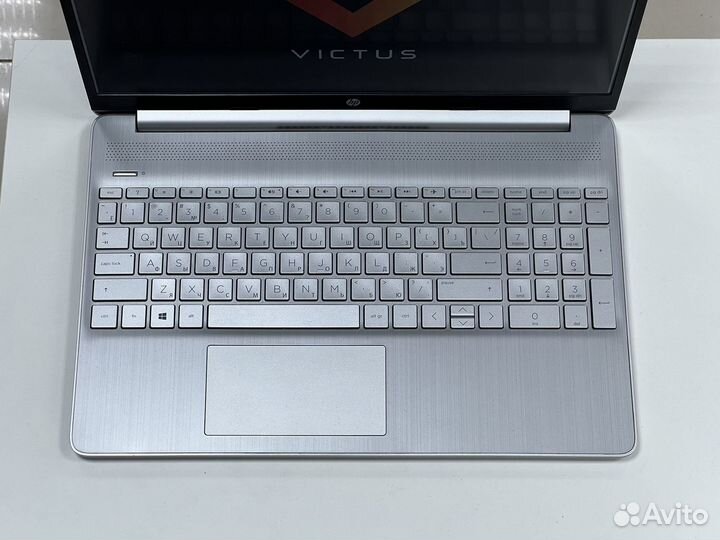 Свежий ноутбук HP Pavilion