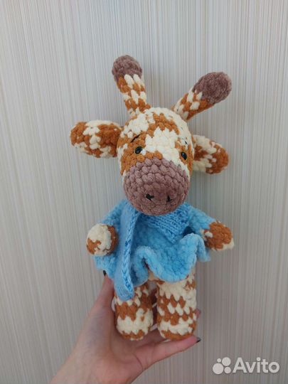 Вязаная игрушка жираф