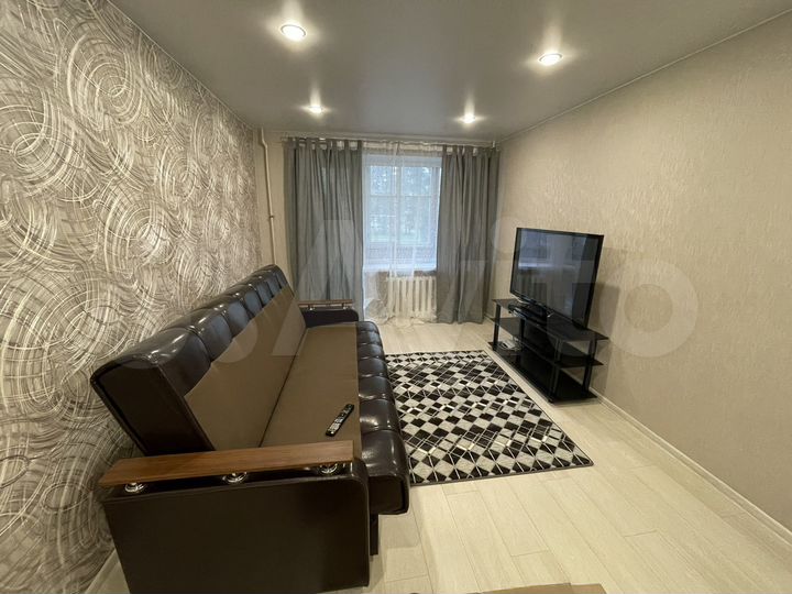 2-к. квартира, 54 м², 1/4 эт.
