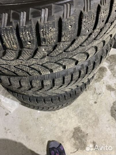 Bridgestone Blizzak DM-V1 235/60 R18