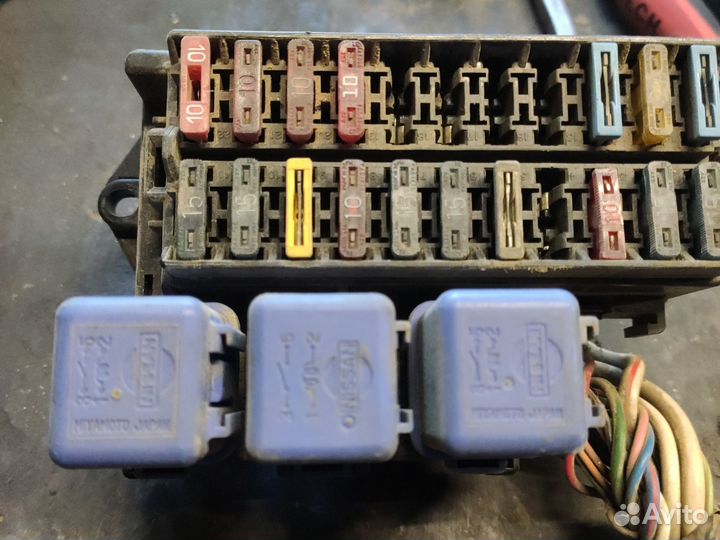 Блок предохранителей Ниссан патрол у60