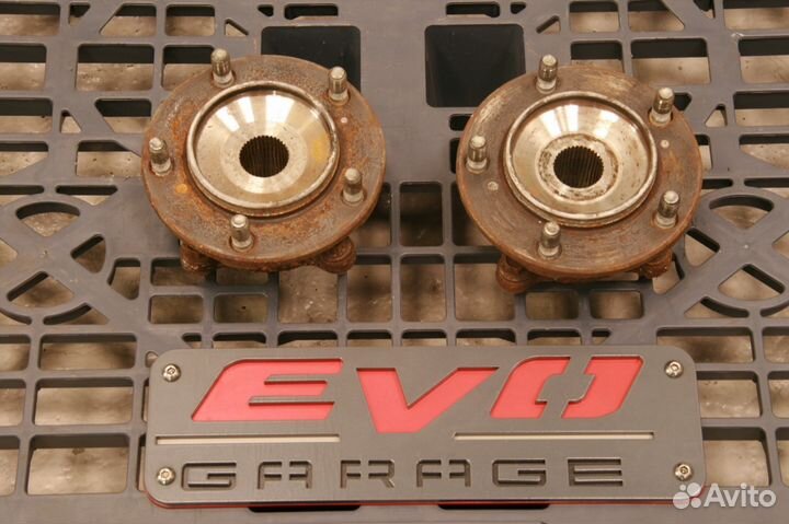 Ступицы перед Toyota Land Cruiser 200