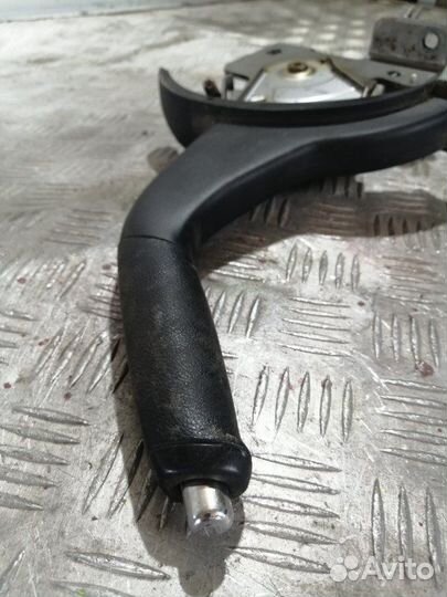 Рычаг стояночного тормоза Mitsubishi Lancer 10