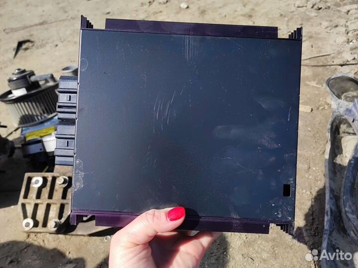 Блок усилителя музыки Volkswagen Passat B5