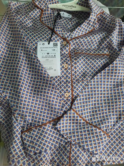 Продаю новую блузку на девочку Zara