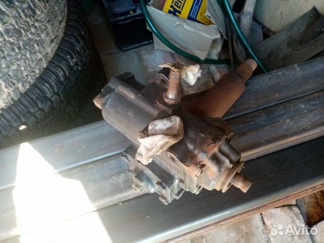 Рулевой редуктор мерседес MB 100