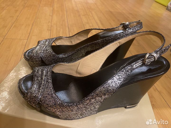 Босоножки женские