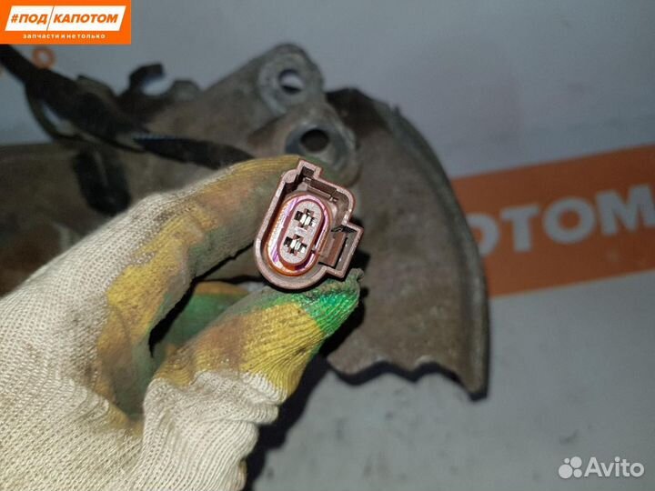 Кулак задний левый Audi A4 B8/8K 2009