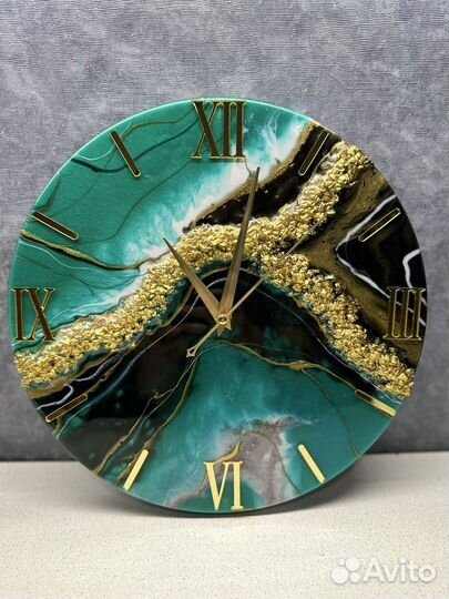 Часы из эпоксидной смолы