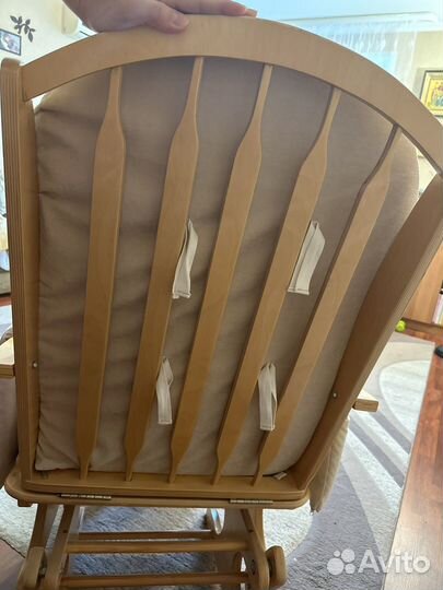 Кресло-качалка для кормящей матери бежевое