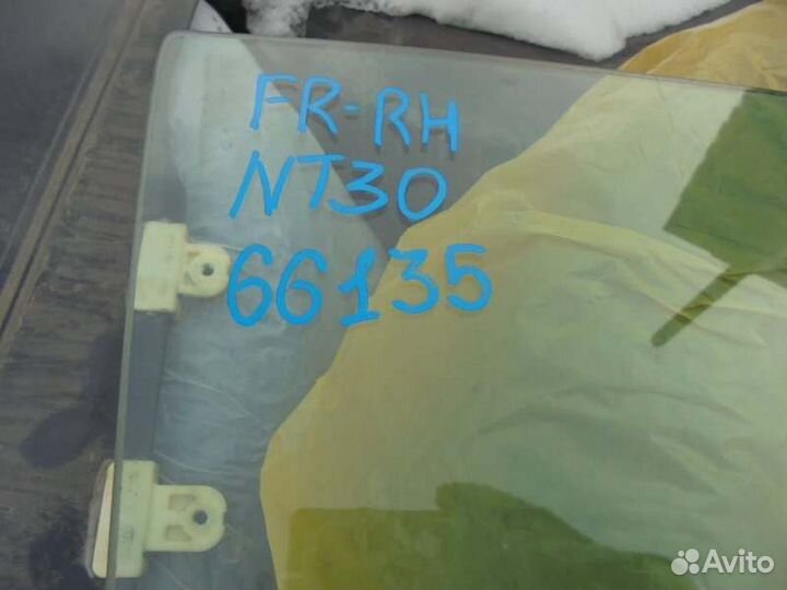 Стекло боковое переднее правое Nissan Xtrail NT30