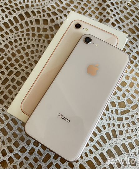 iPhone 8, 64 ГБ