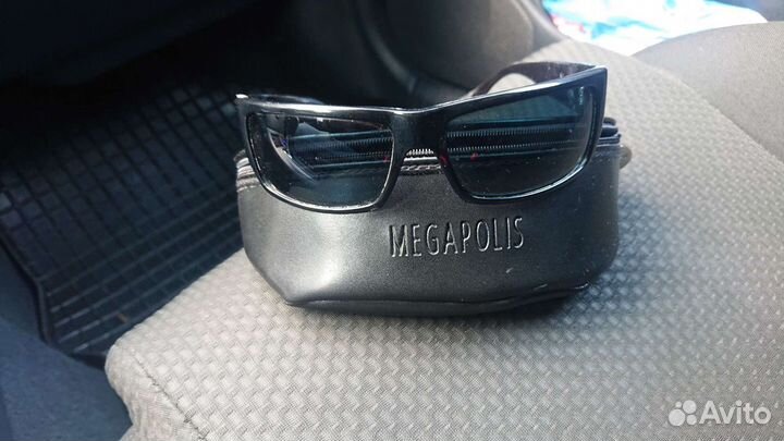 Солнцезащитные очки мужские