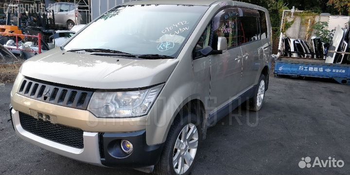 Лючок Mitsubishi Delica d5 CV5W