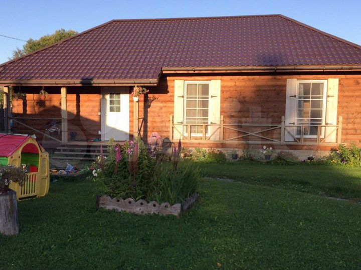 Коттедж 130 м² на участке 12 сот.