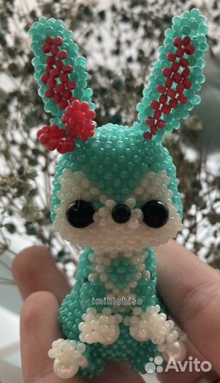 Заяц игрушка из бисера