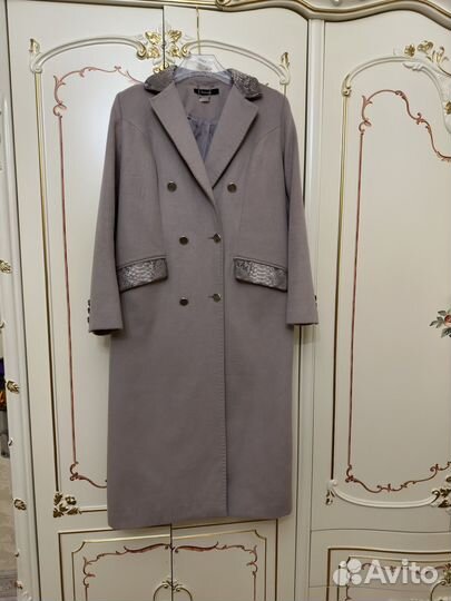 Продам пальто женское