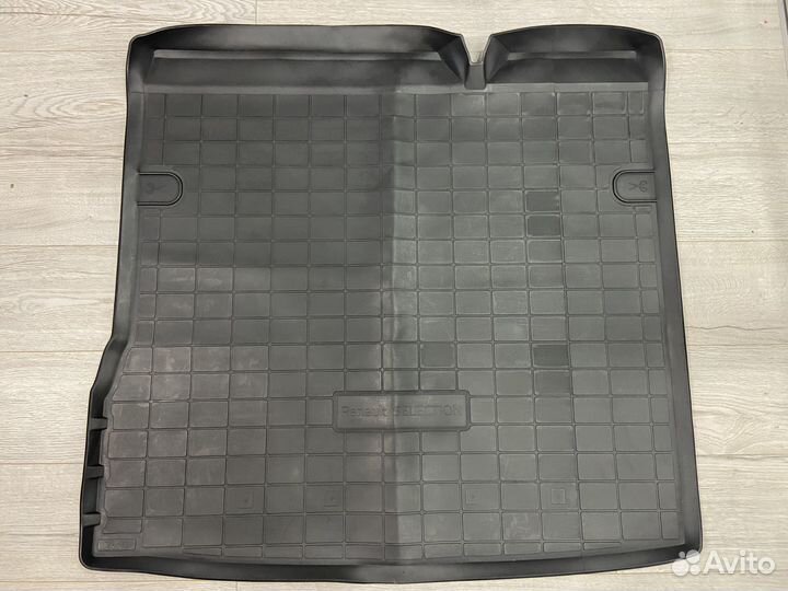 Оригинальный полиуретановый ковер Renault Duster 1