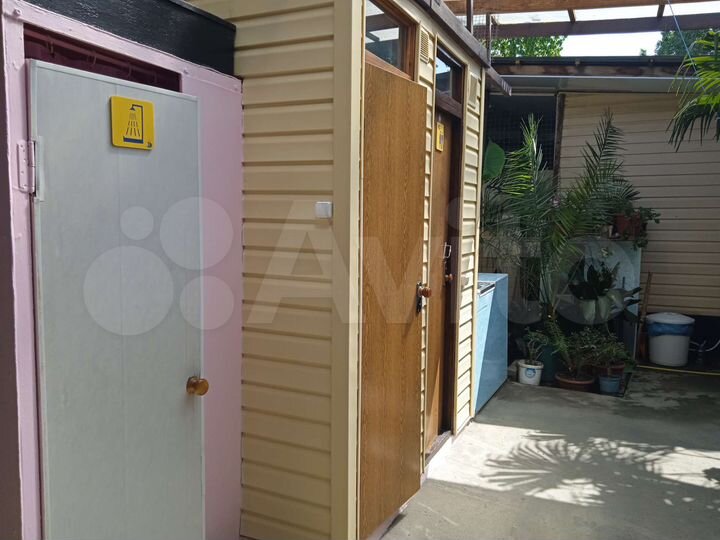 Комната 11 м² в 5-к., 1/1 эт.