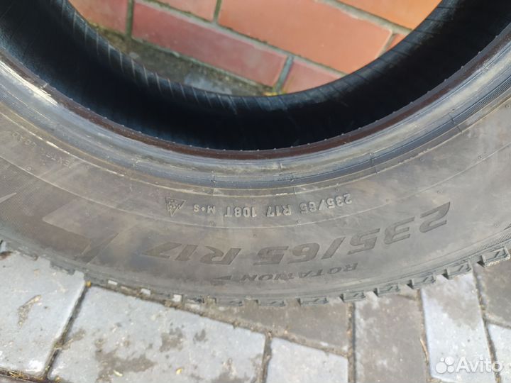 Pirelli Scorpion Ice Zero 2 235/65 R17