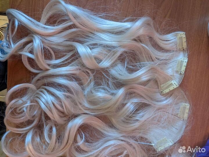 Искусственные волосы на заколках блонд