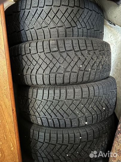 Pirelli Winter Ice Zero 215/55 R18