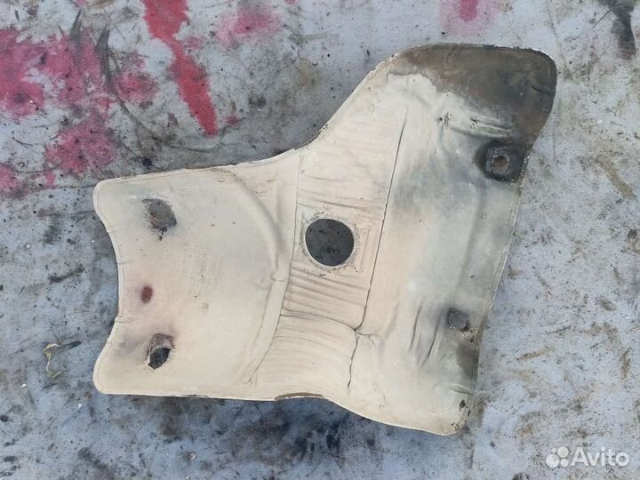 Тепловой экран выпускного коллектора Форд фокус 2