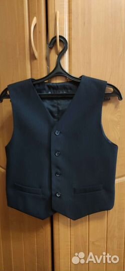 Костюм тройка на мальчика рост 140