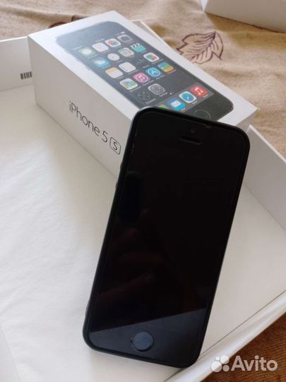 Телефон iPhone 5s