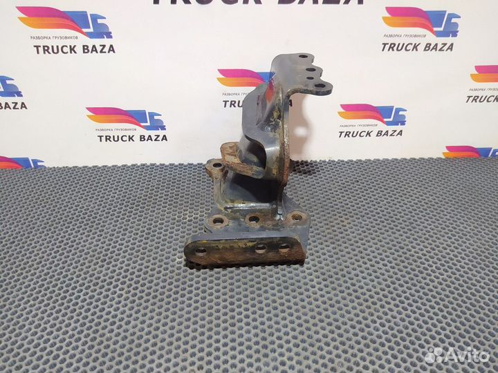 85417015140 Кронштейн усилителя бампера правый