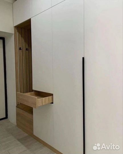 Прихожая под потолок