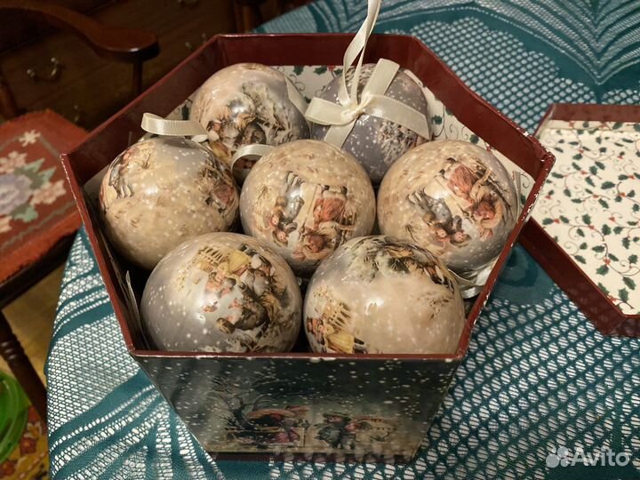 Новогодние шары на ёлку