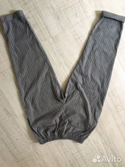 Штаны в вертикальную полоску