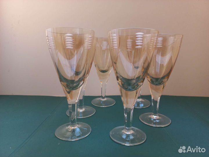 Фужеры, вазочки, жёлтые