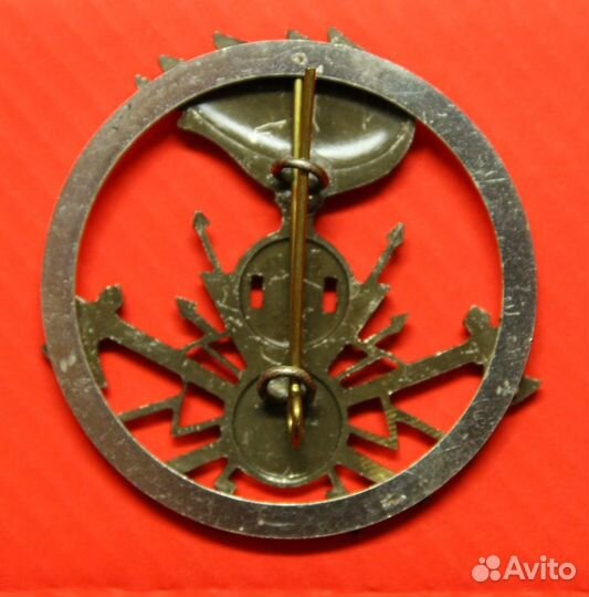 Знаки на берет Италия